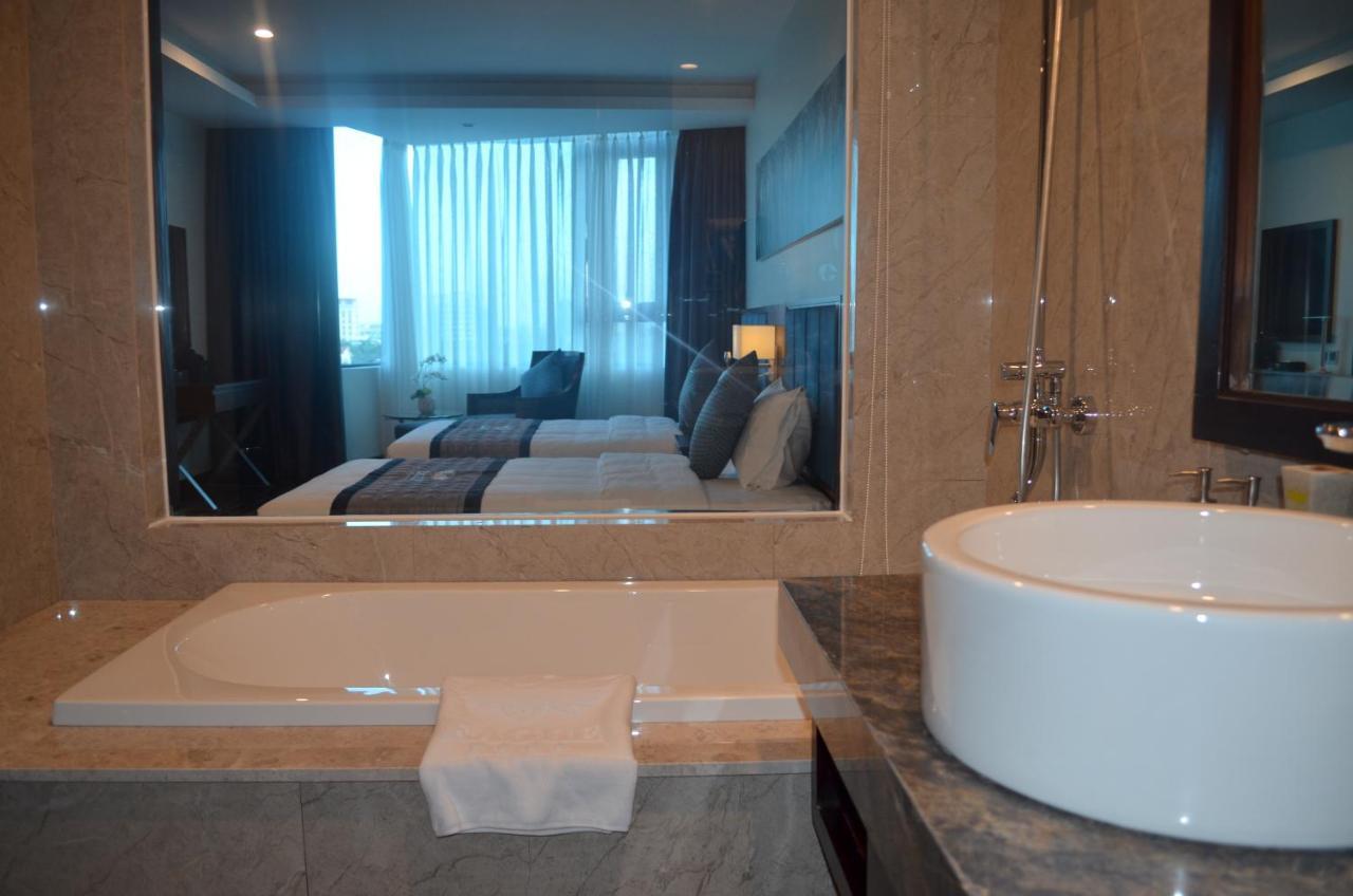 Eagle Hotel Dai Tiet Bagian luar foto