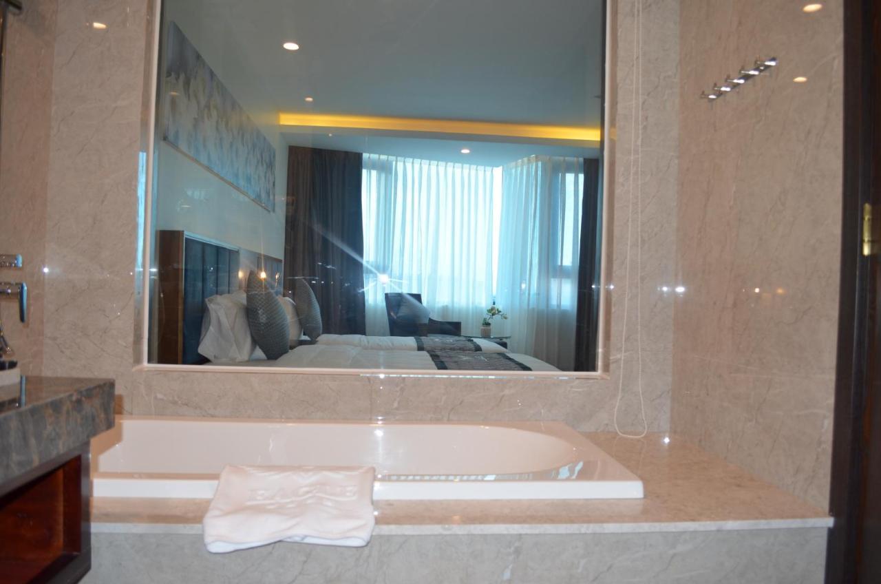 Eagle Hotel Dai Tiet Bagian luar foto